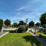 Arrive ! - Située Sur Le Chenal De La Grève