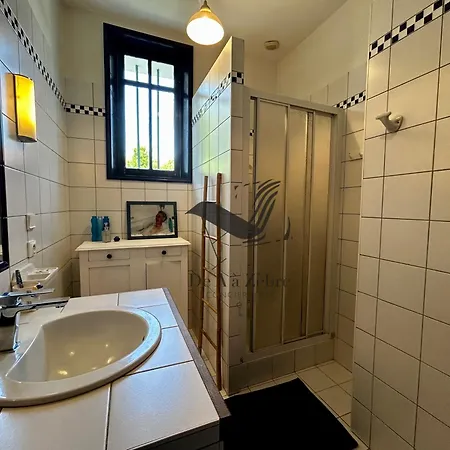 Arrive ! - Situee Sur Le Chenal De La Greve