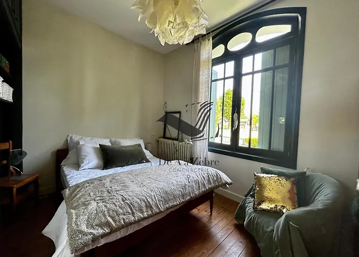 Arrive ! - Située Sur Le Chenal De La Grève *