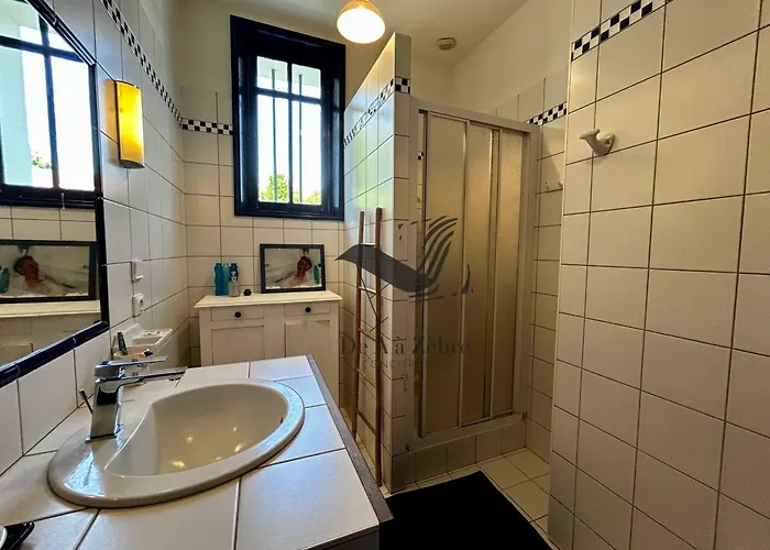 Arrive ! - Située Sur Le Chenal De La Grève