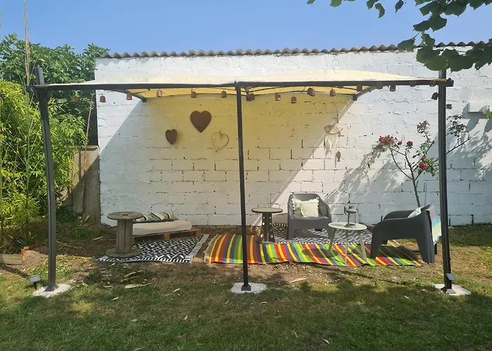 Arrive ! - Située Sur Le Chenal De La Grève *